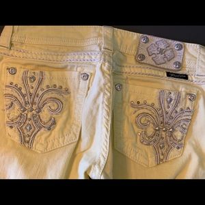 Miss Me Capri’s yellow Spring